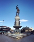 Площадь воина со статуей Филиппа, царя Македонии и отца Александра.