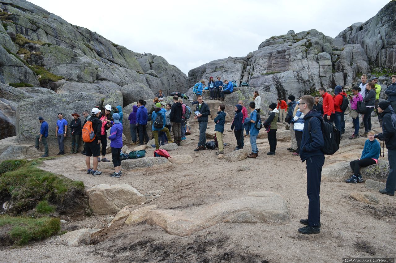 Кьёрагболтон или невеста на Горошине Кьераг (камень), Норвегия Кьёрагболтон или невеста на Горошине Кьераг (камень), Норвегия