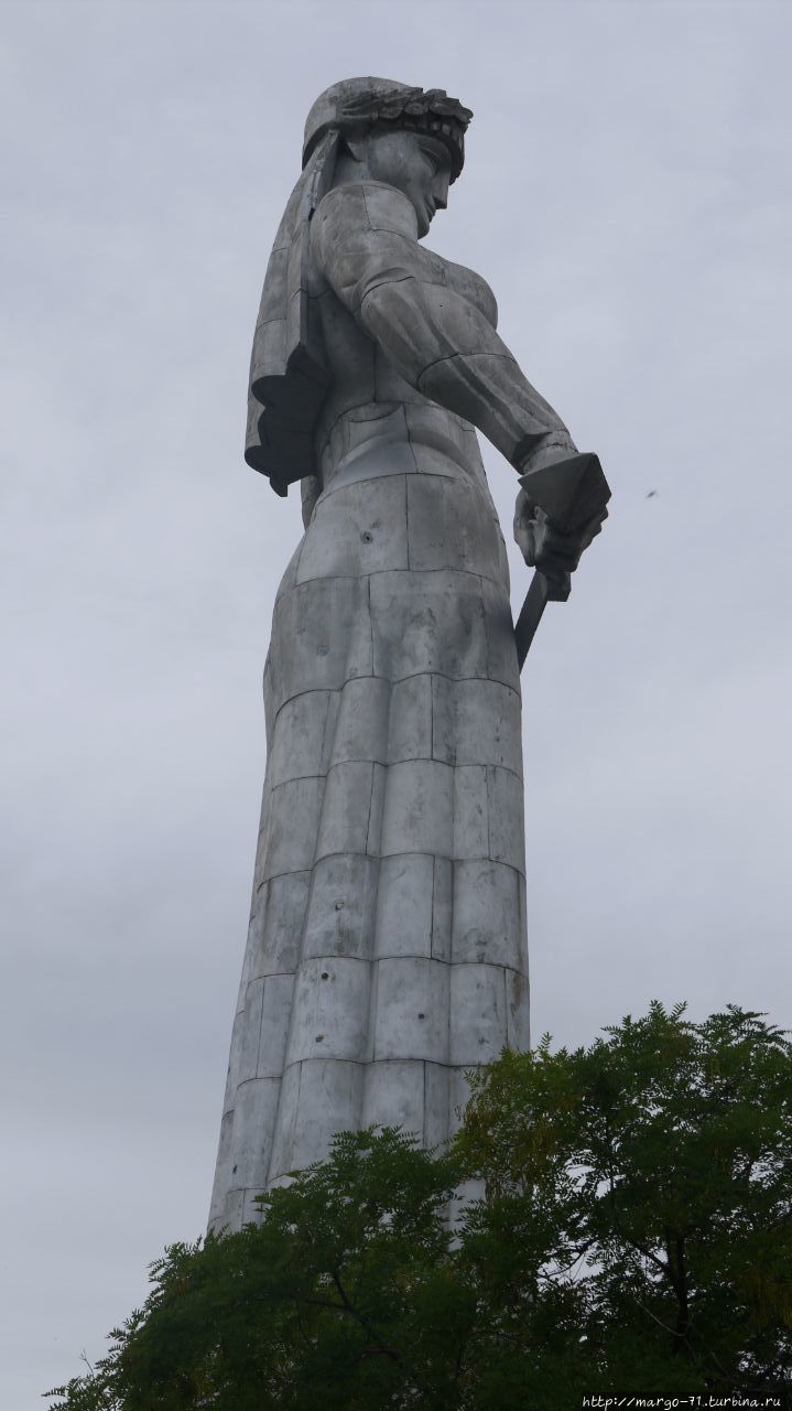 Тбилиси. Памятник Мать — 