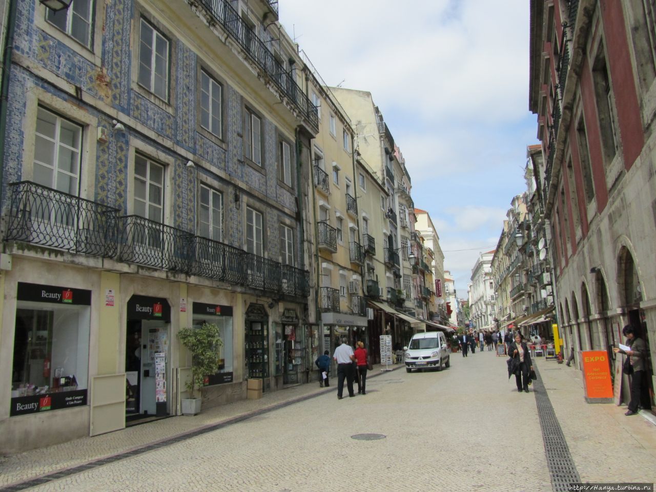 Улица Руа даш Порташ ди Санту Антау Лиссабон, Португалия