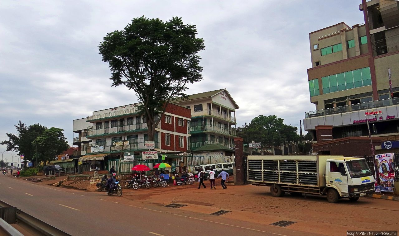 Кампала -  столица демократической республики и королевства