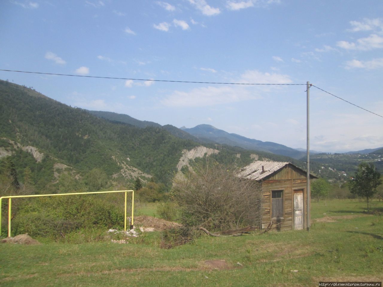 Поездка из Бакуриани в Боржоми по узкоколейной дороге Бакуриани, Грузия