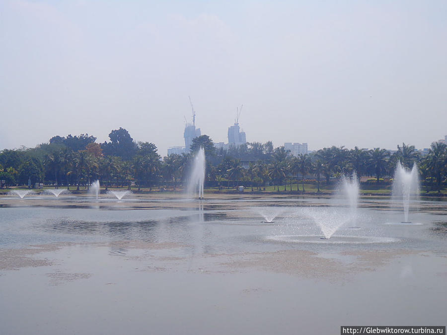 Куала-Лумпур. Озеро Tasik Titiwangsa Куала-Лумпур, Малайзия