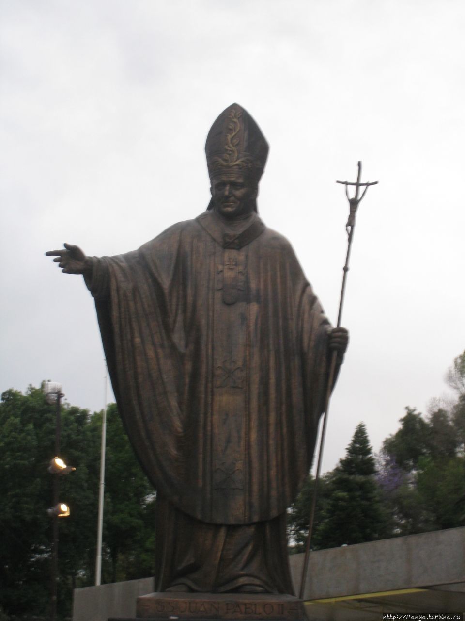 Памятник Папе — Иоанну Па