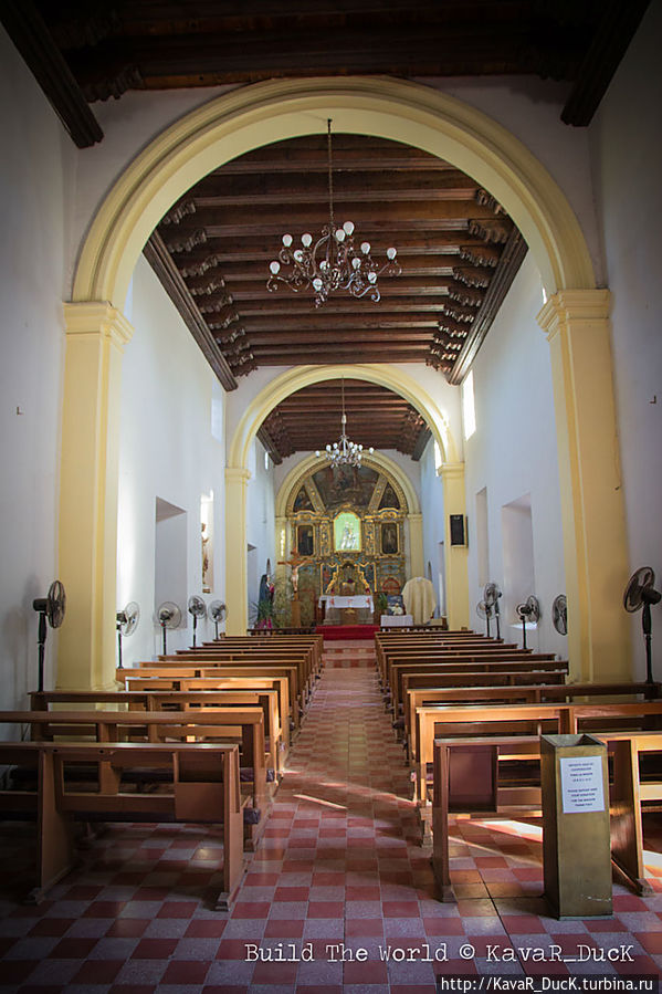 Католический собор (вид изнутри) Лорето, Мексика