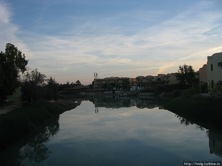 Канал, пересекающий Даун Таун