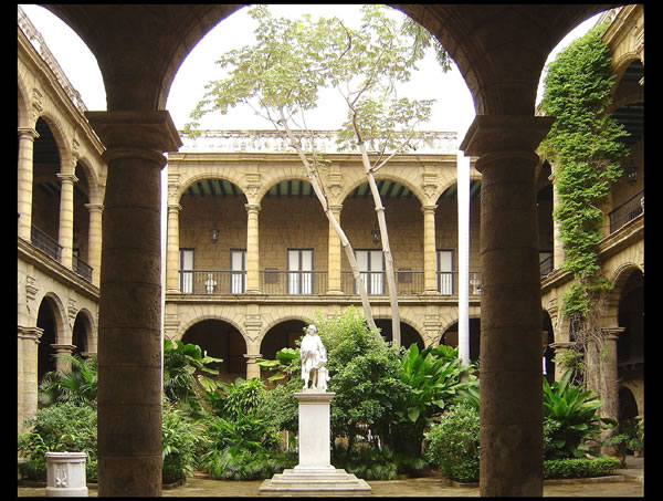 Дворец Капитаном Генералов / Palacio de los Capitanes Generales