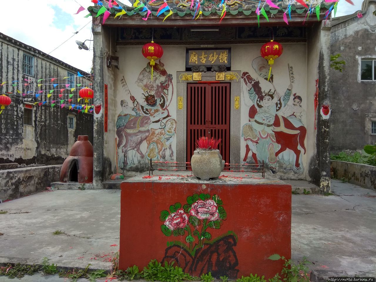 Росписи деревенского храма Провинция Гуандун, Китай