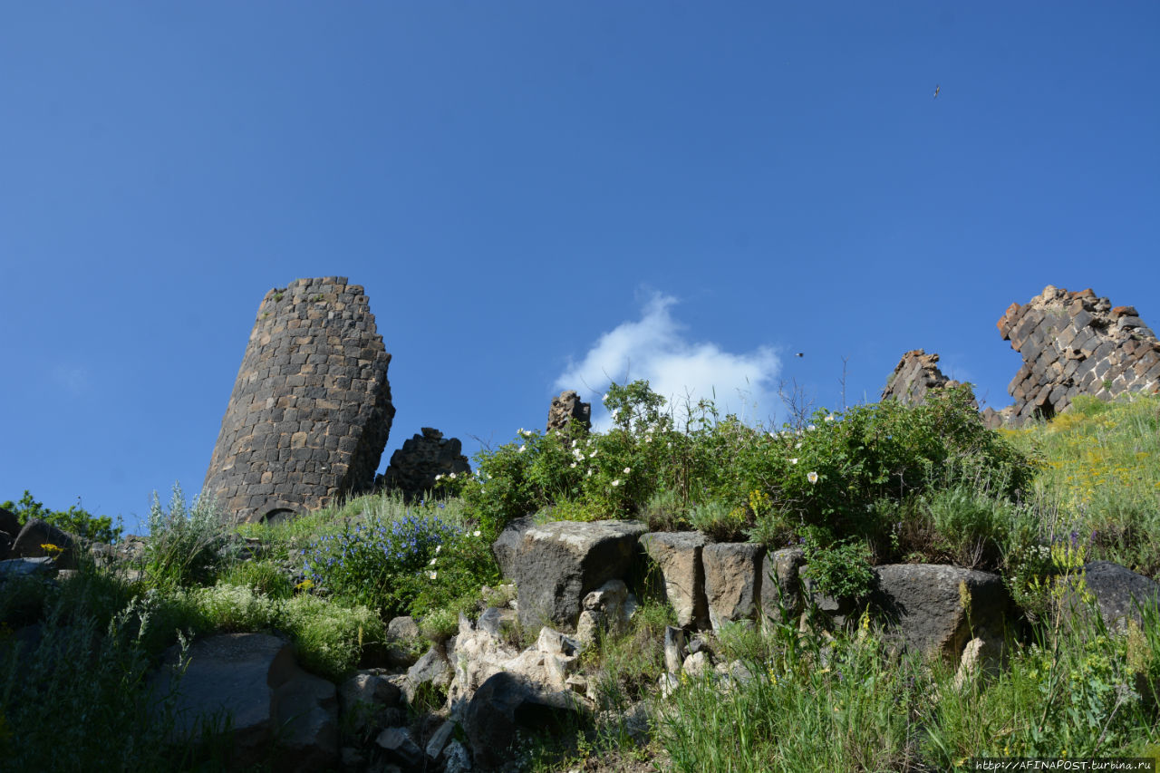 Крепость Амберд с французским шармом Амберд, Армения