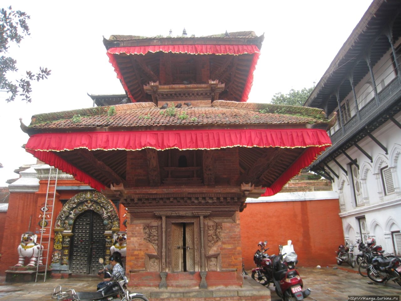 Храм Bhuvana-Lakshmeshvara