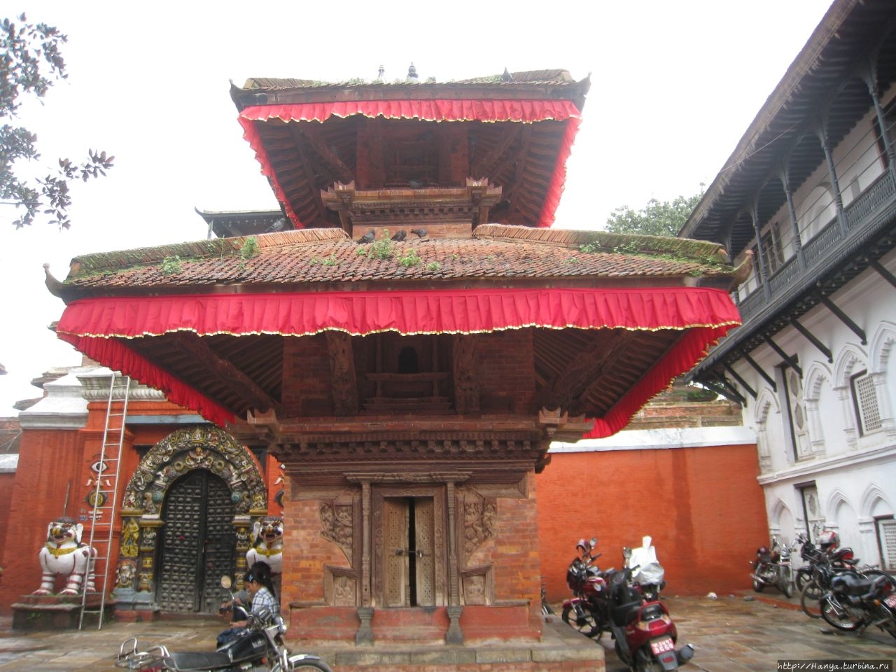 Храм Bhuvana-Lakshmeshvara Катманду, Непал
