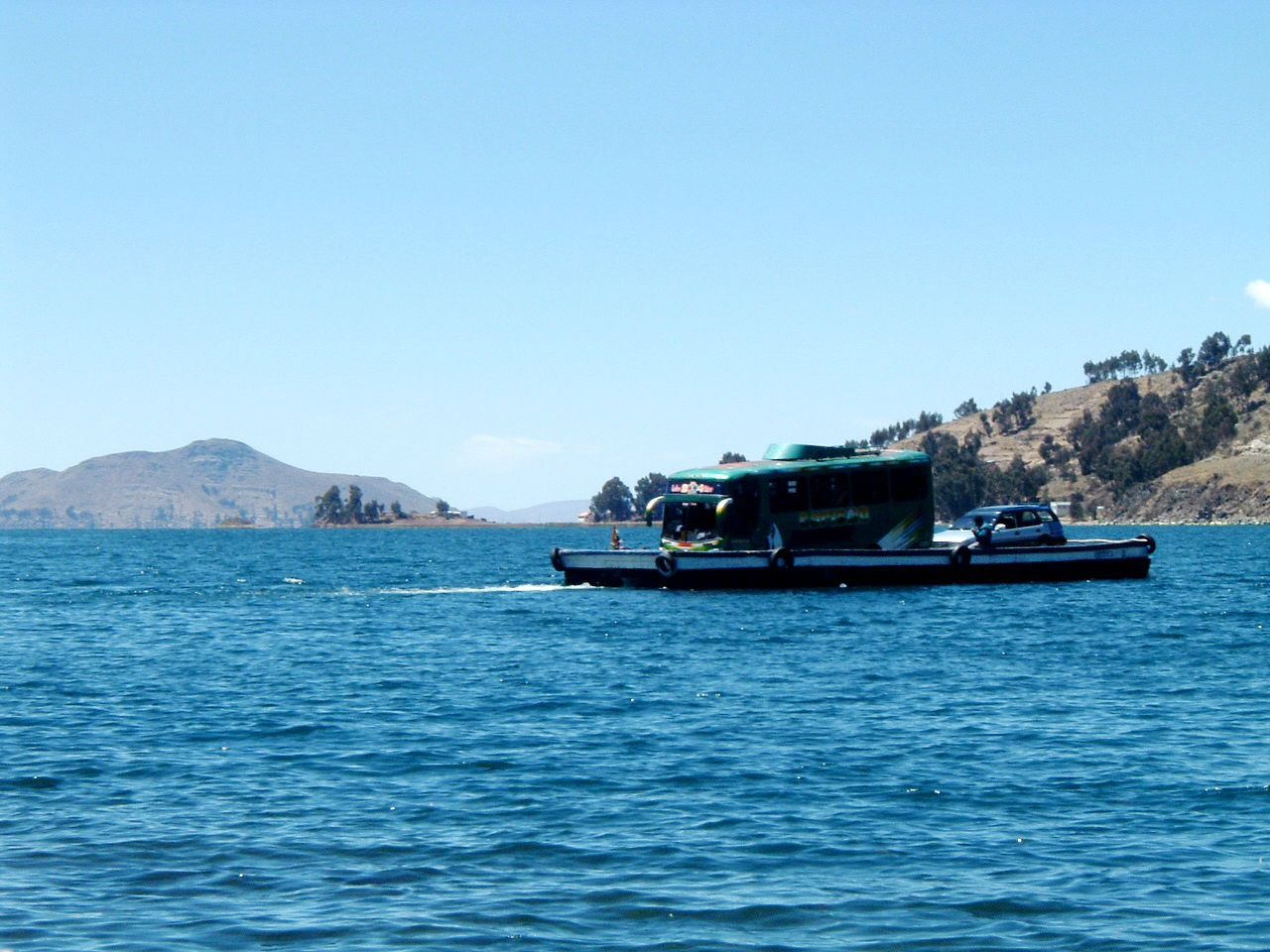 Дорога в Копакабану и встреча с озером Титикака
