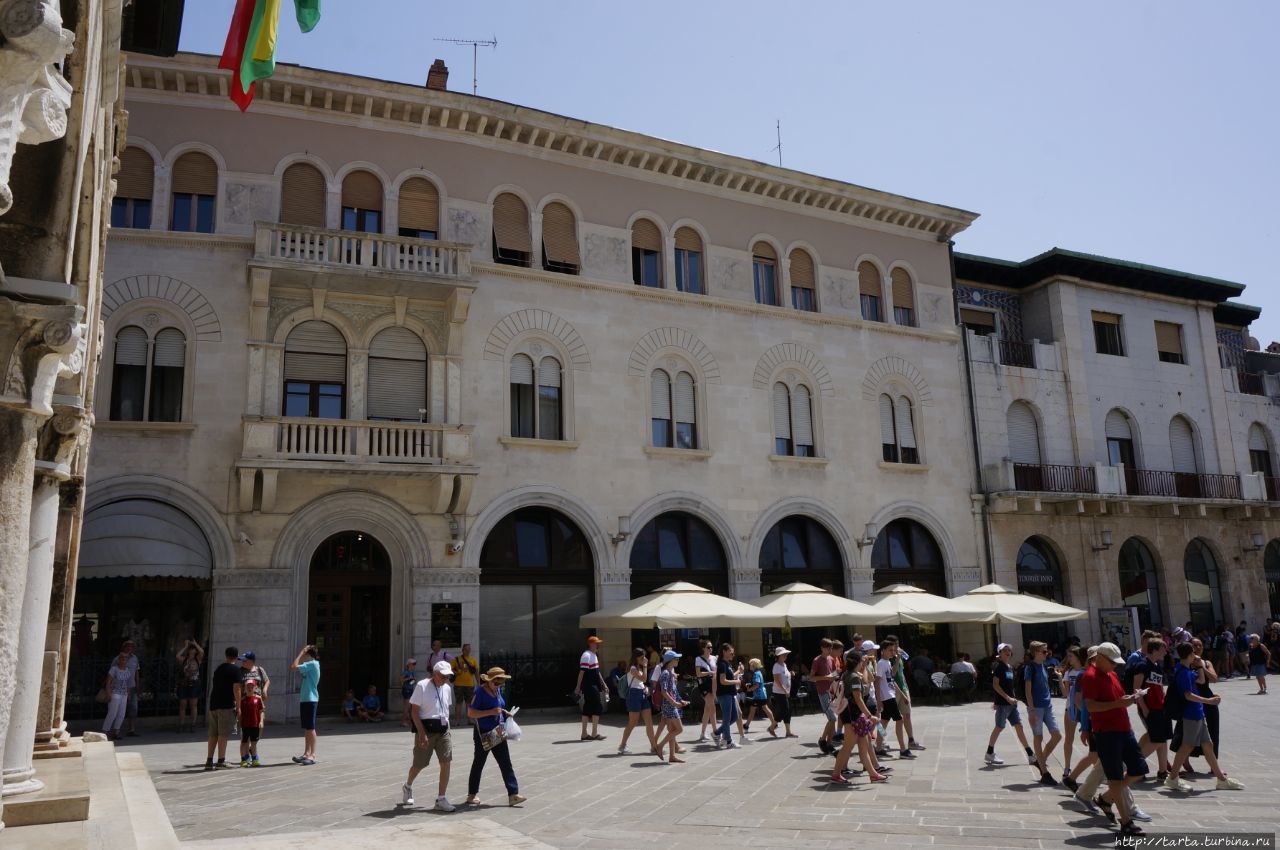 Пула 10 лет спустя Пула, Хорватия Пула 10 лет спустя Пула, Хорватия