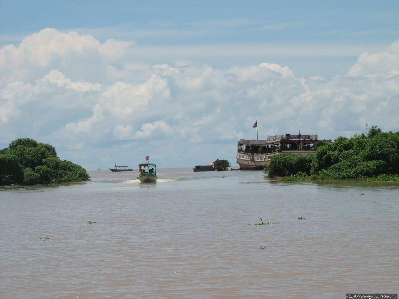 Протока озера Тонле Сап Сиемреап, Камбоджа