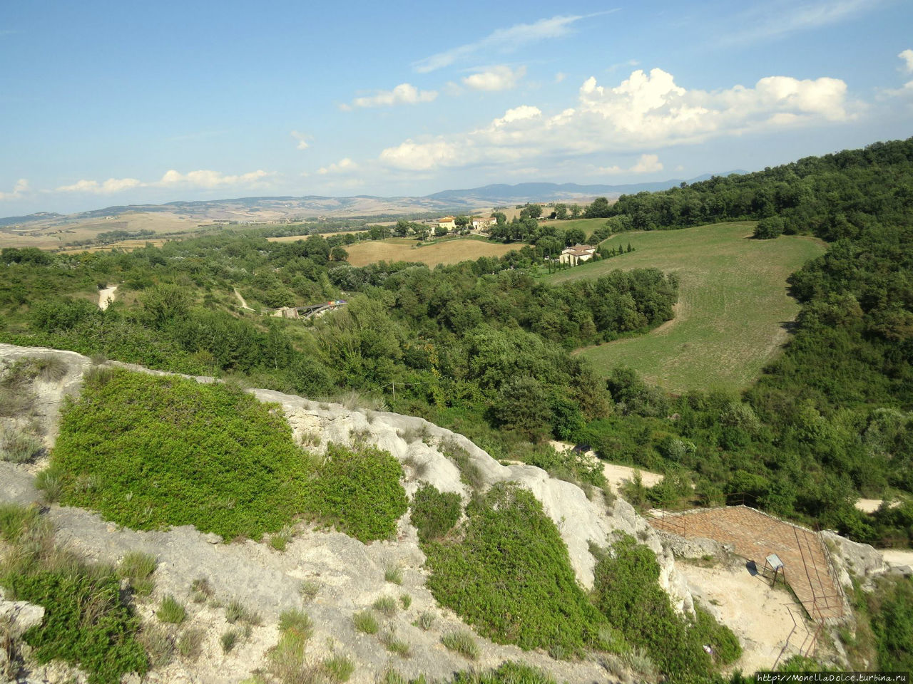 Природные бассейны термальной воды в Bagno Vignoni Баньо-Виньони, Италия