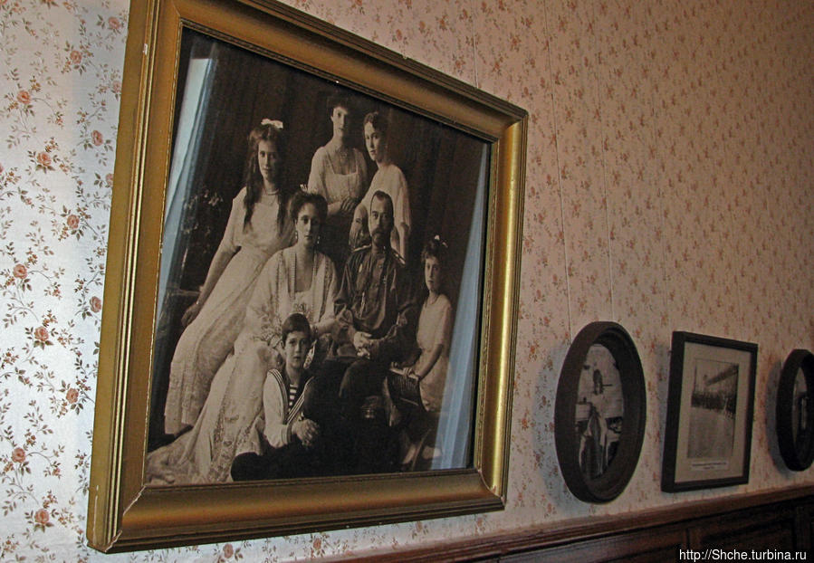 а вот и самая знаменитая фотография семьи последнего императора Ливадия, Россия