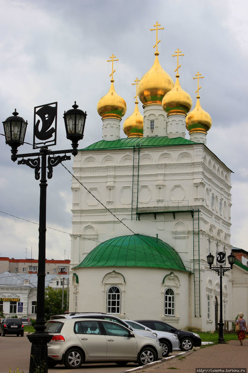 Воскресенская церковь в Павлово на Оке.