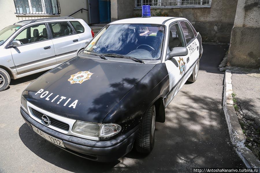 Полицейская машина. Кишинёв, Молдова