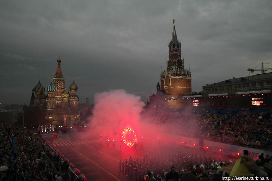 Музыка и буйство красок Москва, Россия