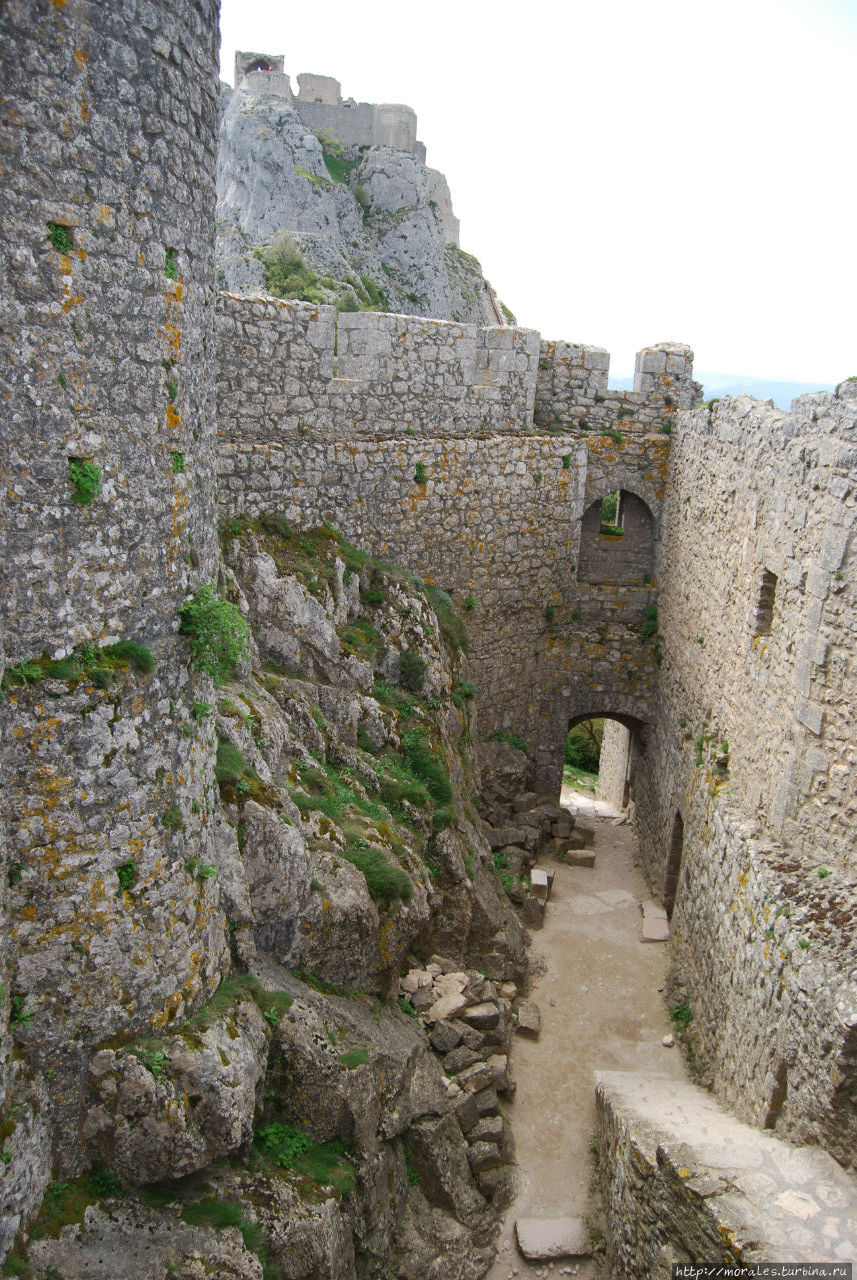 Замки Катаров: Queribus и Peyrepertuse. Перпиньян, Франция