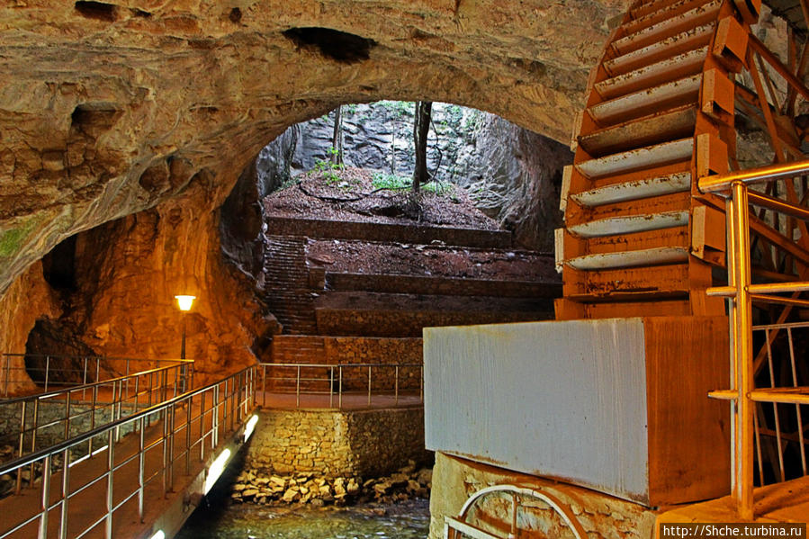 Пещера истоков Ангитиса Просотсани, Греция