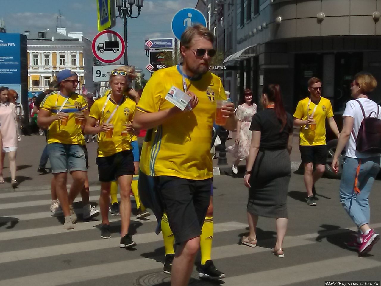 Памятник чижику / Chizhik-Pyzhik