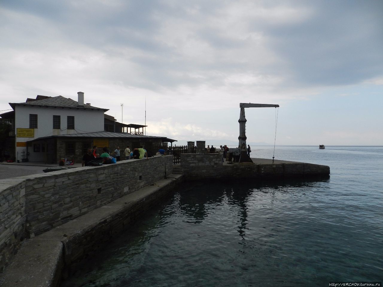 Дафни — главный порт Святой Горы Афон Автономное монашеское государство Святой Горы Афон, Греция
