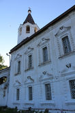 Второй храм комплекса — церковь святой великомученицы Варвары XVIII века.