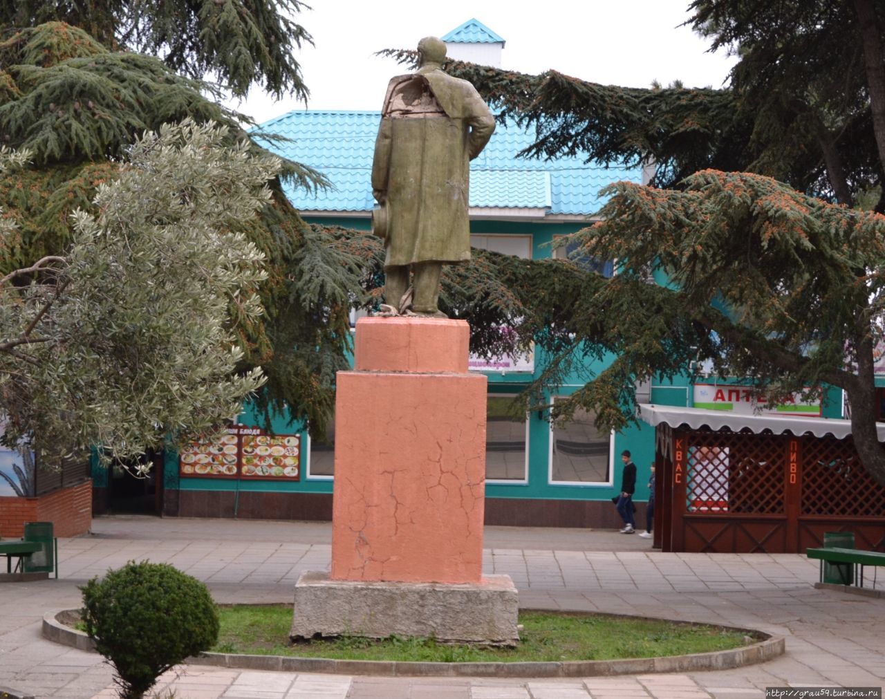 Памятник Максиму Горькому Алушта, Россия