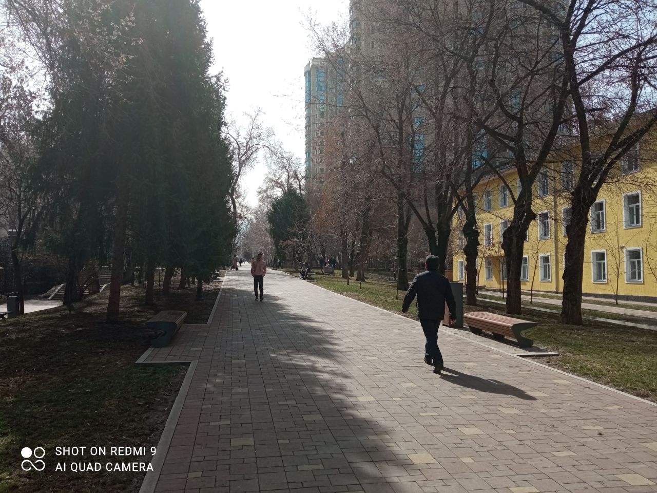 Прогулка по бывшей столице Советского Казахстана Алматы, Казахстан