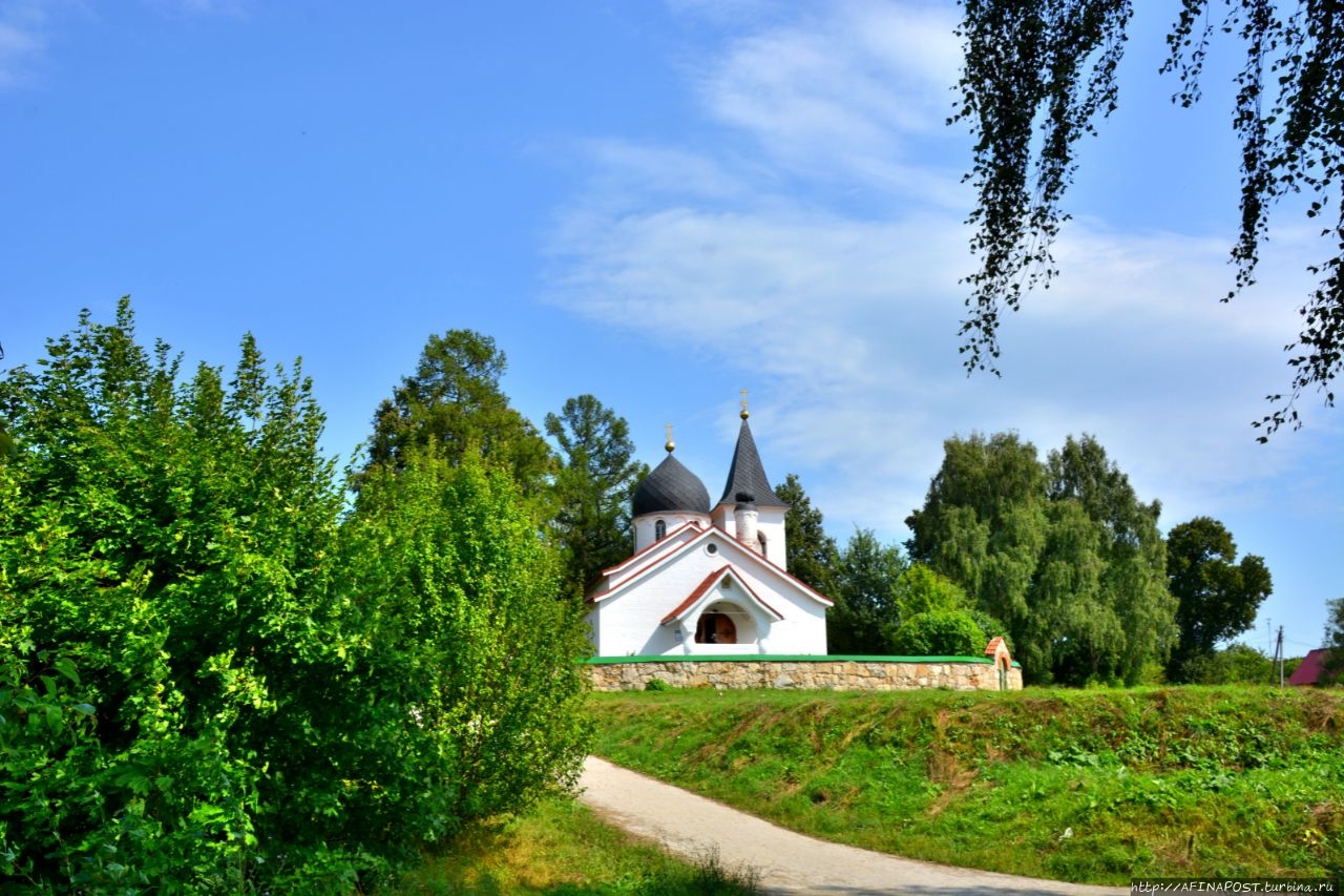 Церковь Святой Троицы Поленово (Бехово), Россия