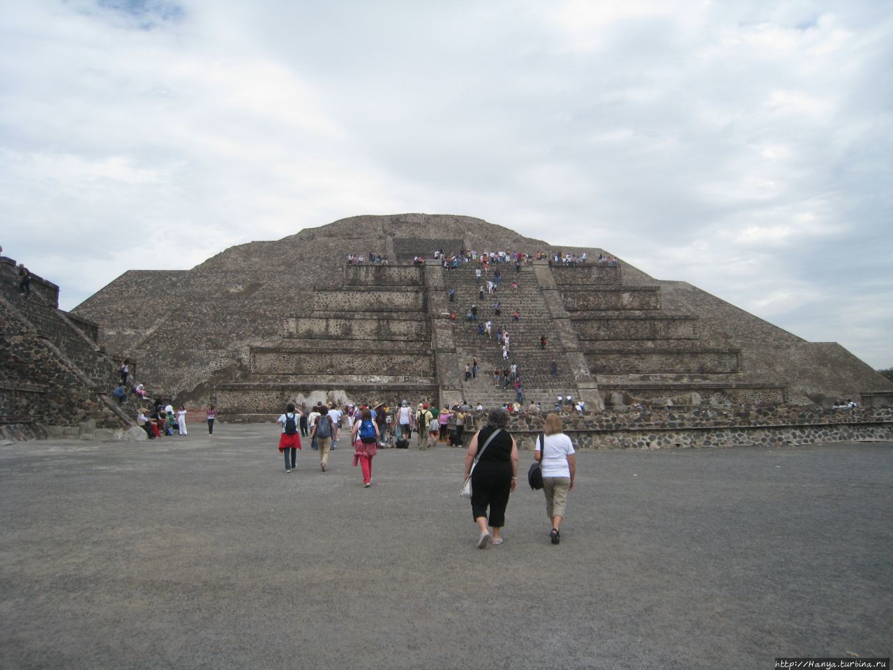 Пирамида Луны Теотиуакан пре-испанский город тольтеков, Мексика