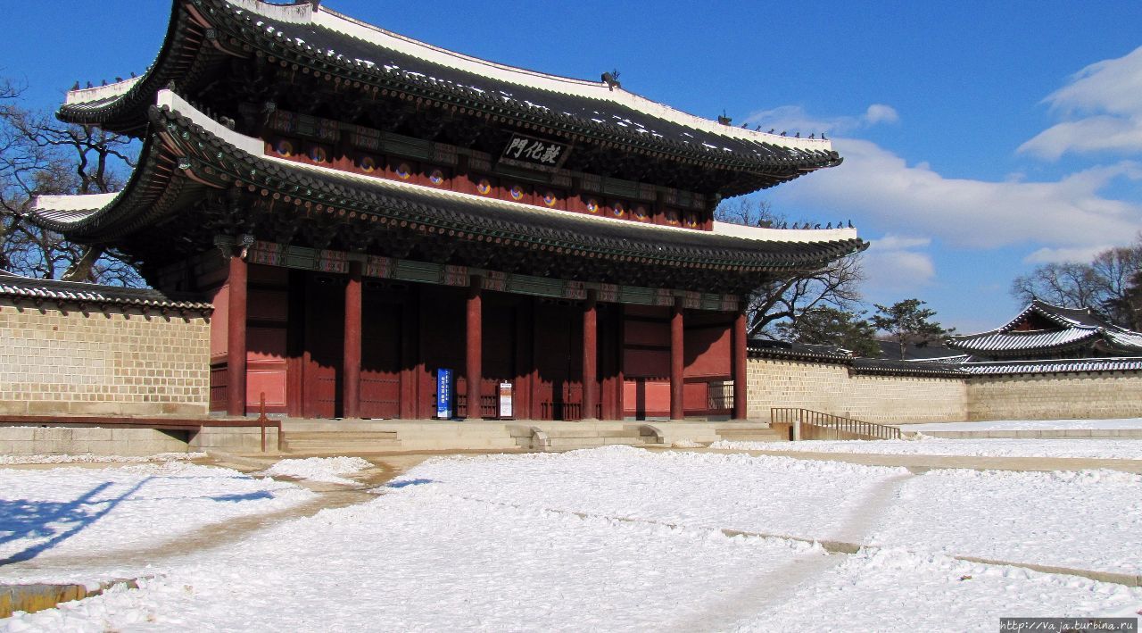 Дворцовый комплекс в центре Сеула Сеул, Республика Корея