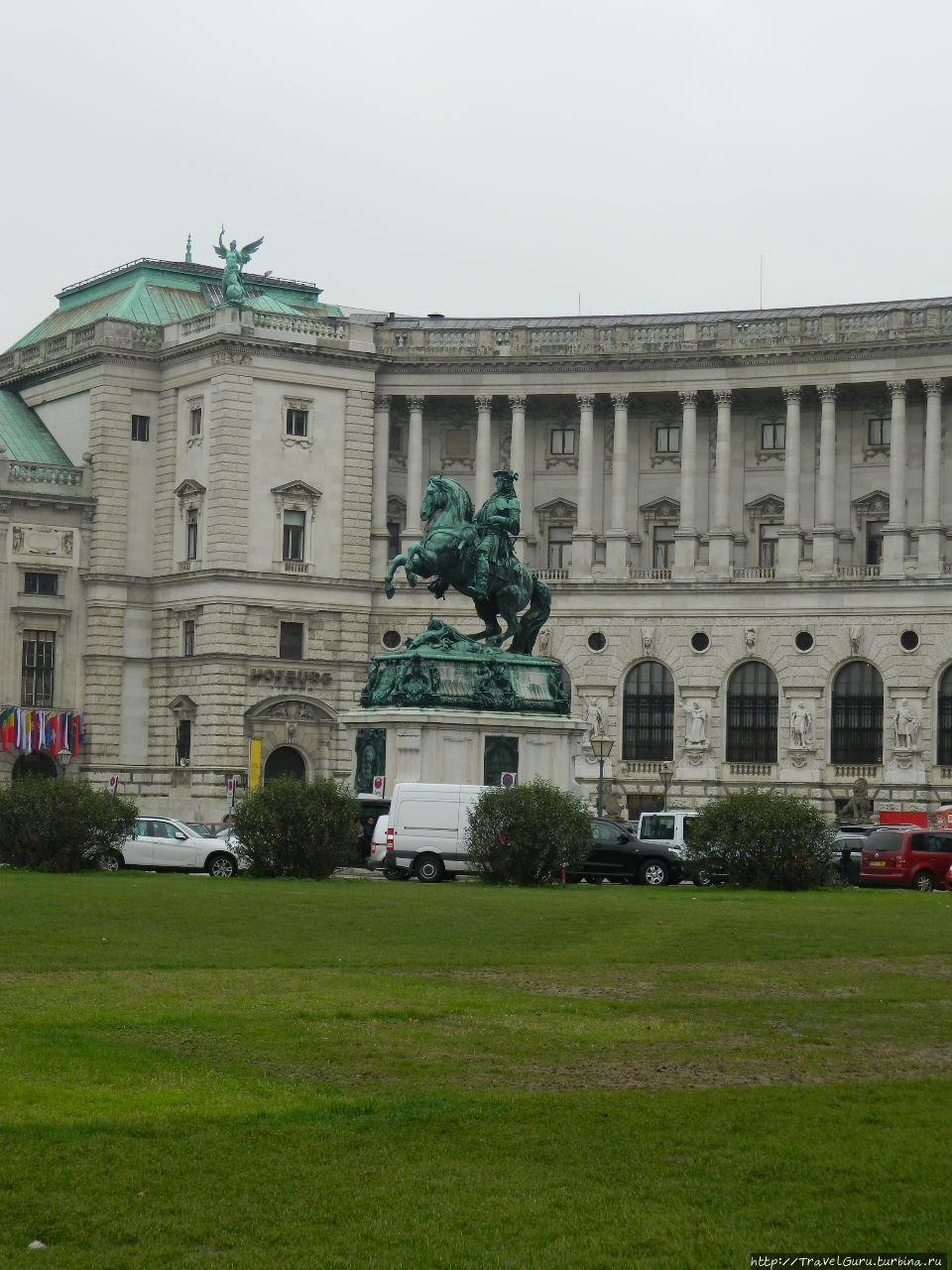 Площадь Героев, конная статуя Евгения Савойского, героя, участвовавшего в битвах с турками Вена, Австрия