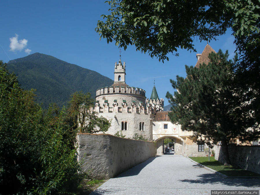 Монастырь Новачелла Брессаноне, Италия