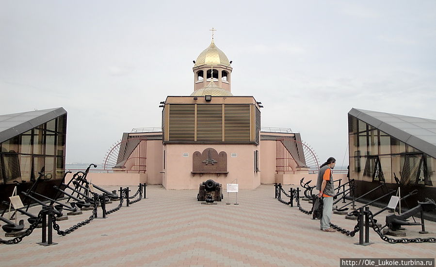 Музей якорей — посвящен кораблям, которые не вернулись в порт. Находится в Морпорту Одессы Одесса, Украина