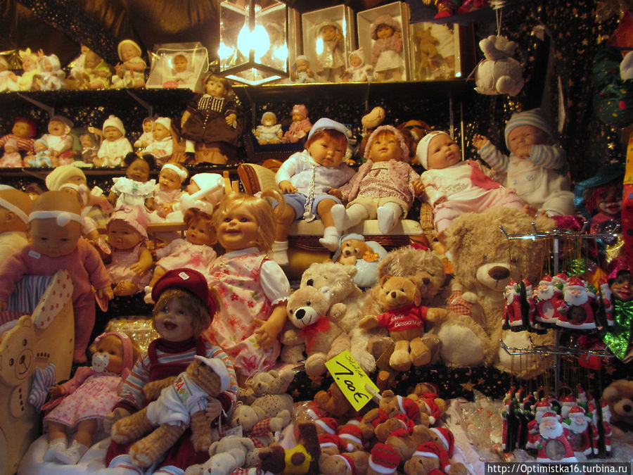 На детской рождественской ярмарке Нюрнберг, Германия