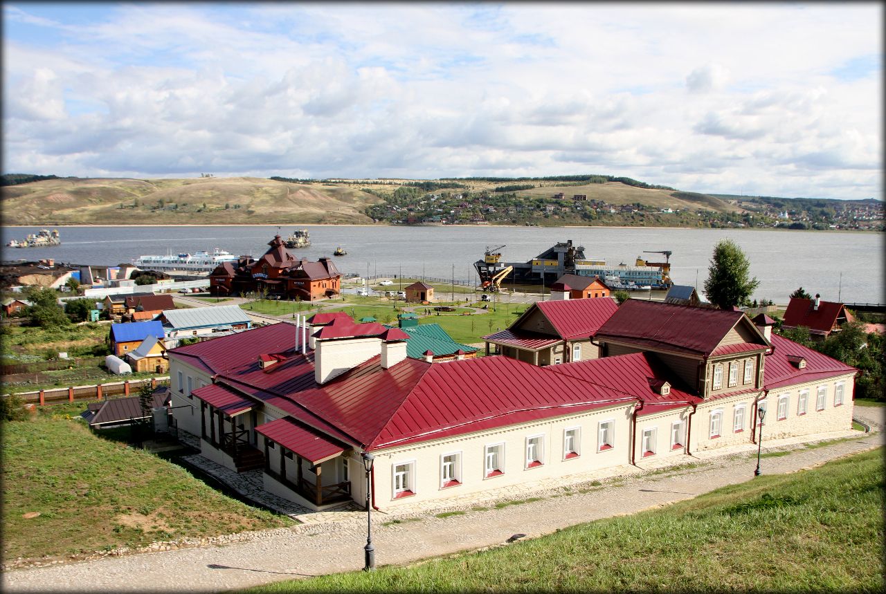 Основание свияжска. Крепость Свияжск 1551. Свияжский Успенский монастырь Свияжск. Свияжск древняя крепость. Плавучая крепость Свияжск.