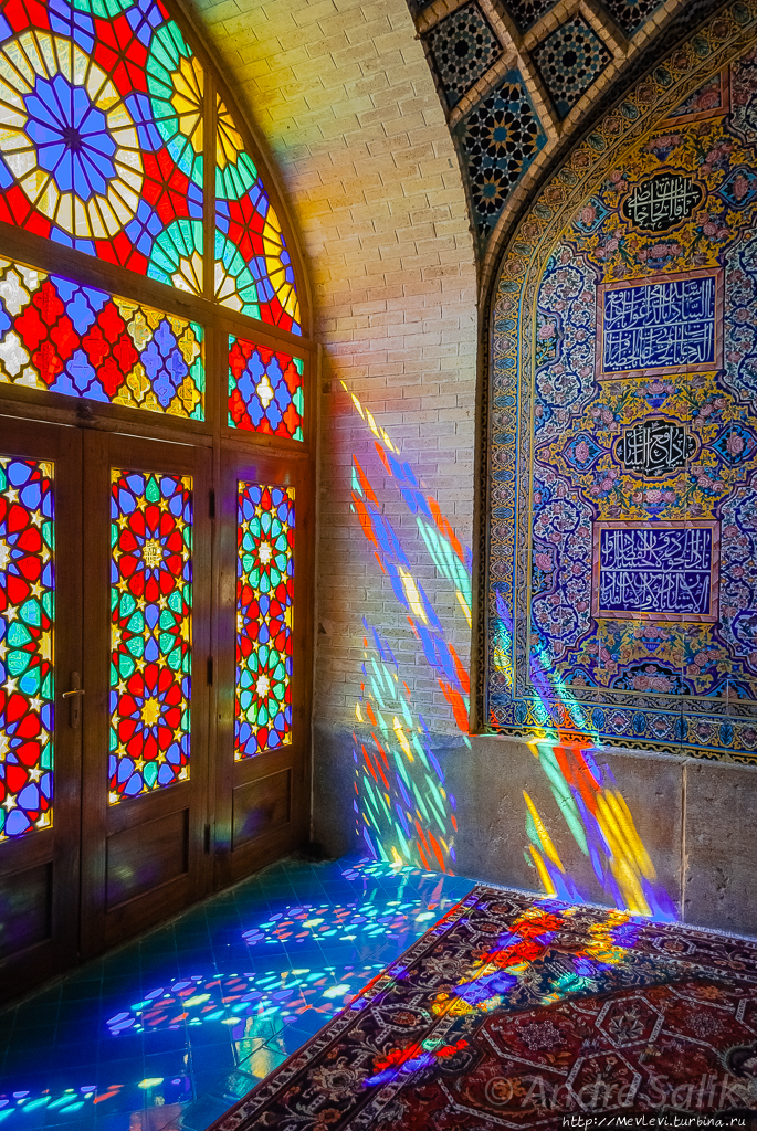 Иран. Шираз. Мечеть Насир аль-Мульк