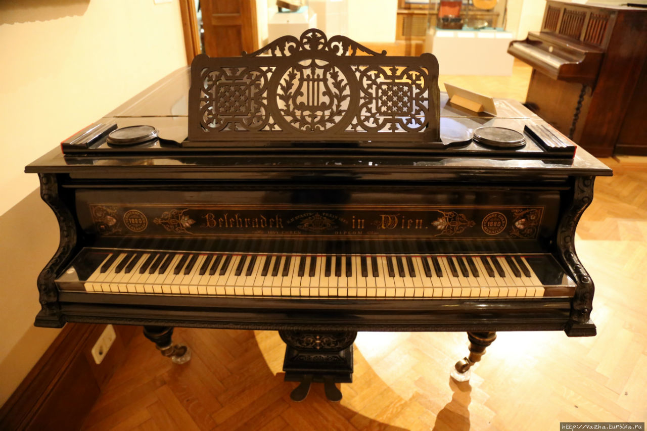 Музей музыкальных инструментов во дворце Ховбург. Вена Вена, Австрия