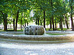 Модерновый фонтан на Кенигплац