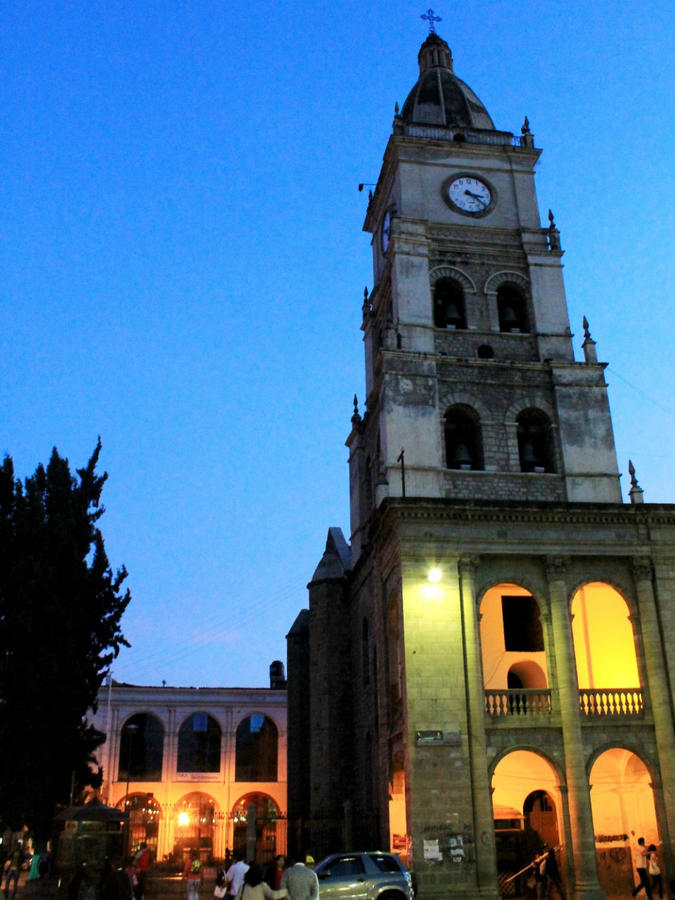 Площадь 14-го Сентября / Plaza 14 de Setiembre (Plaza Principal)