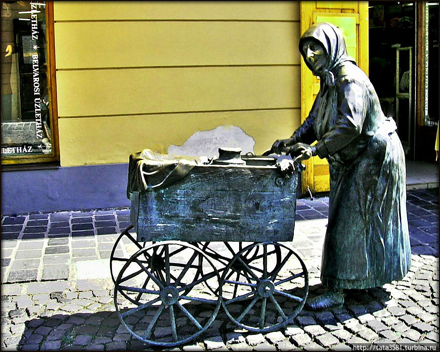 Скульптура молочницы Секешфехервар, Венгрия