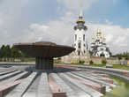 В 2011 г. на площади перед церковью  Св. Евгения Великомученика был открыт фонтан Дружбы народов, ранее стоявший на Майдане Незалежности в Киеве.