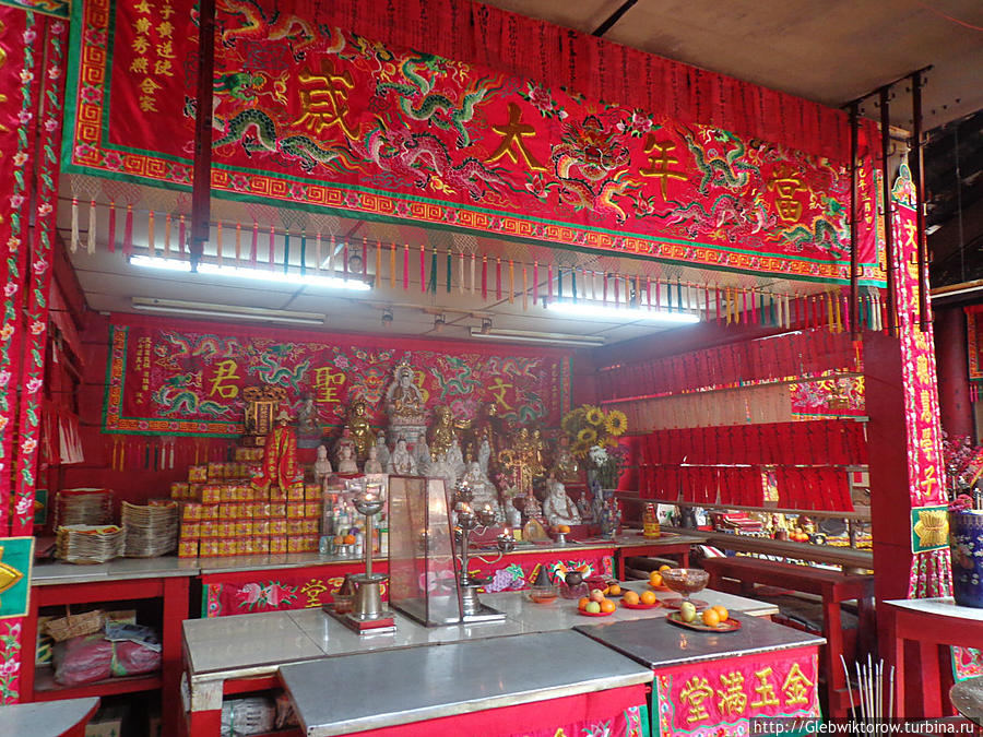Китайский храм в районе Селак Селатан Куала-Лумпур, Малайзия