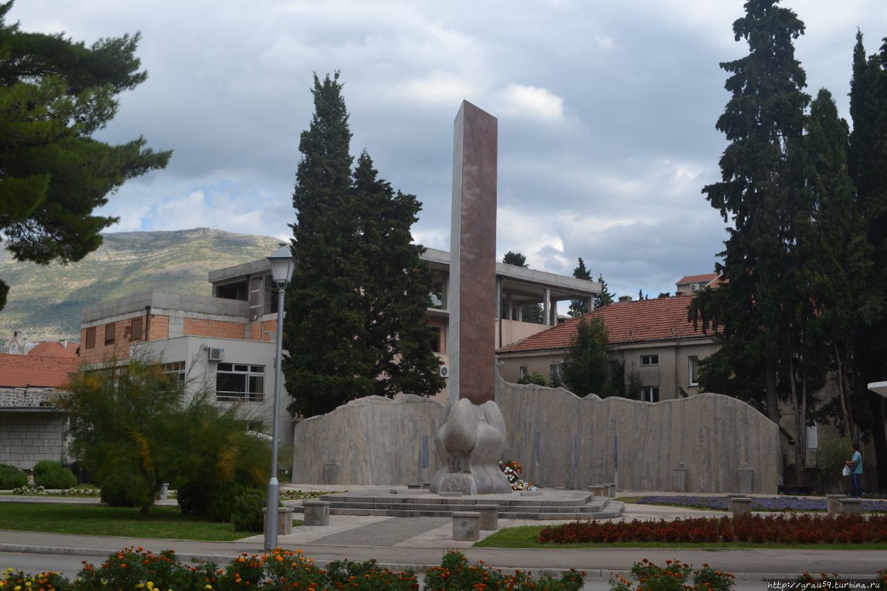 Памятник защитникам города Требинье / Monument to the defenders of Trebinje