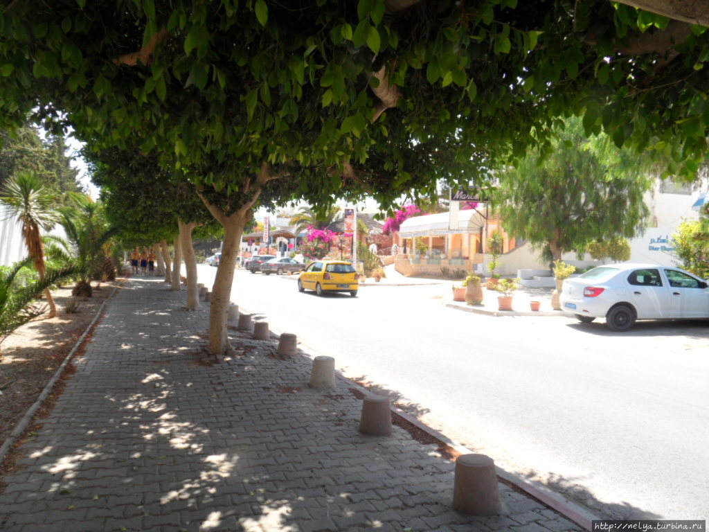 На улицах Хаммамета пустынно Хаммамет, Тунис