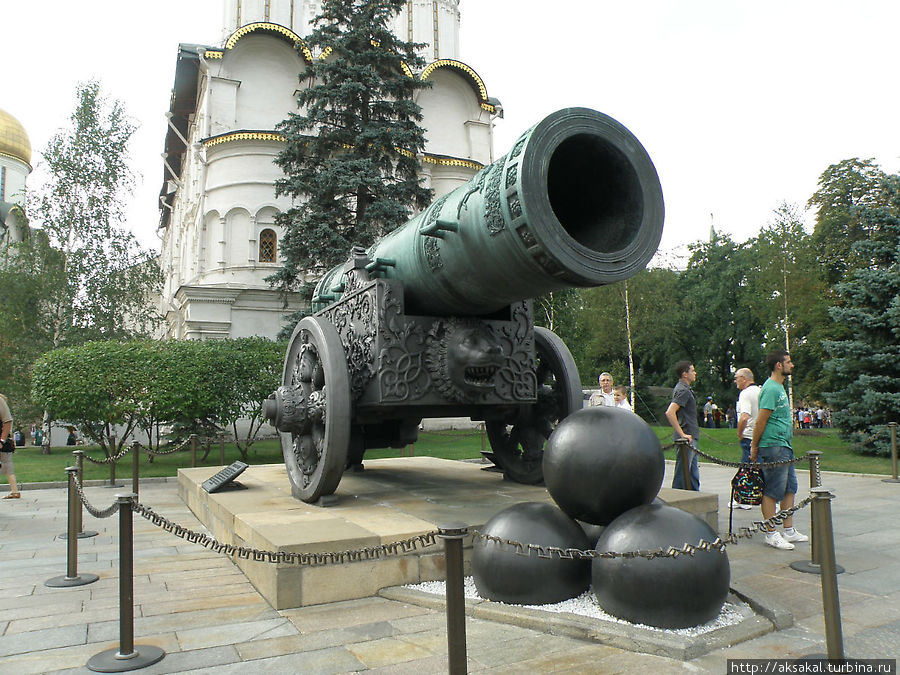 Царь-Пушка в Кремле. Москва, Россия