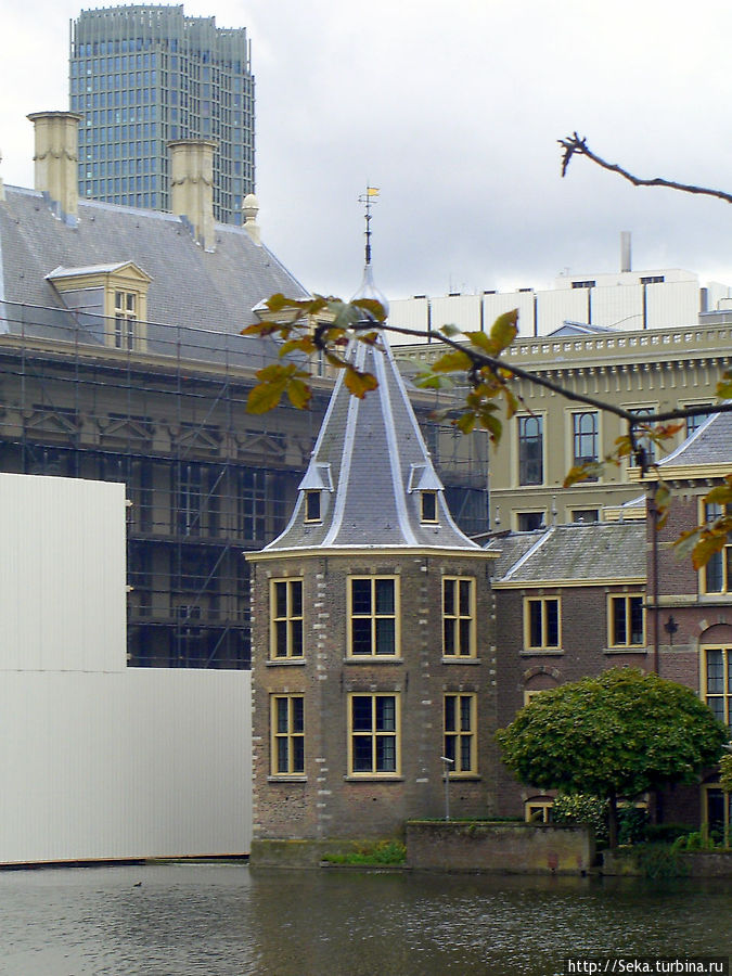 Башня Torentje, рядом галерея Маурицхёйс Гаага, Нидерланды