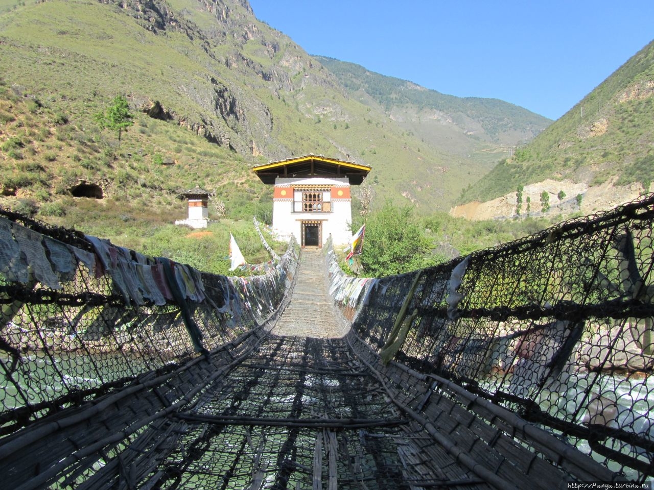 Храм Tamchhog Lhakhang Паро, Бутан